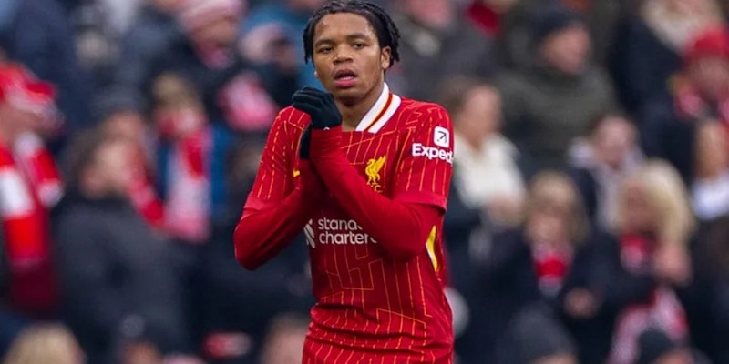 Bước ngoặt đến khi Rio chuyển sang thi đấu cho Liverpool